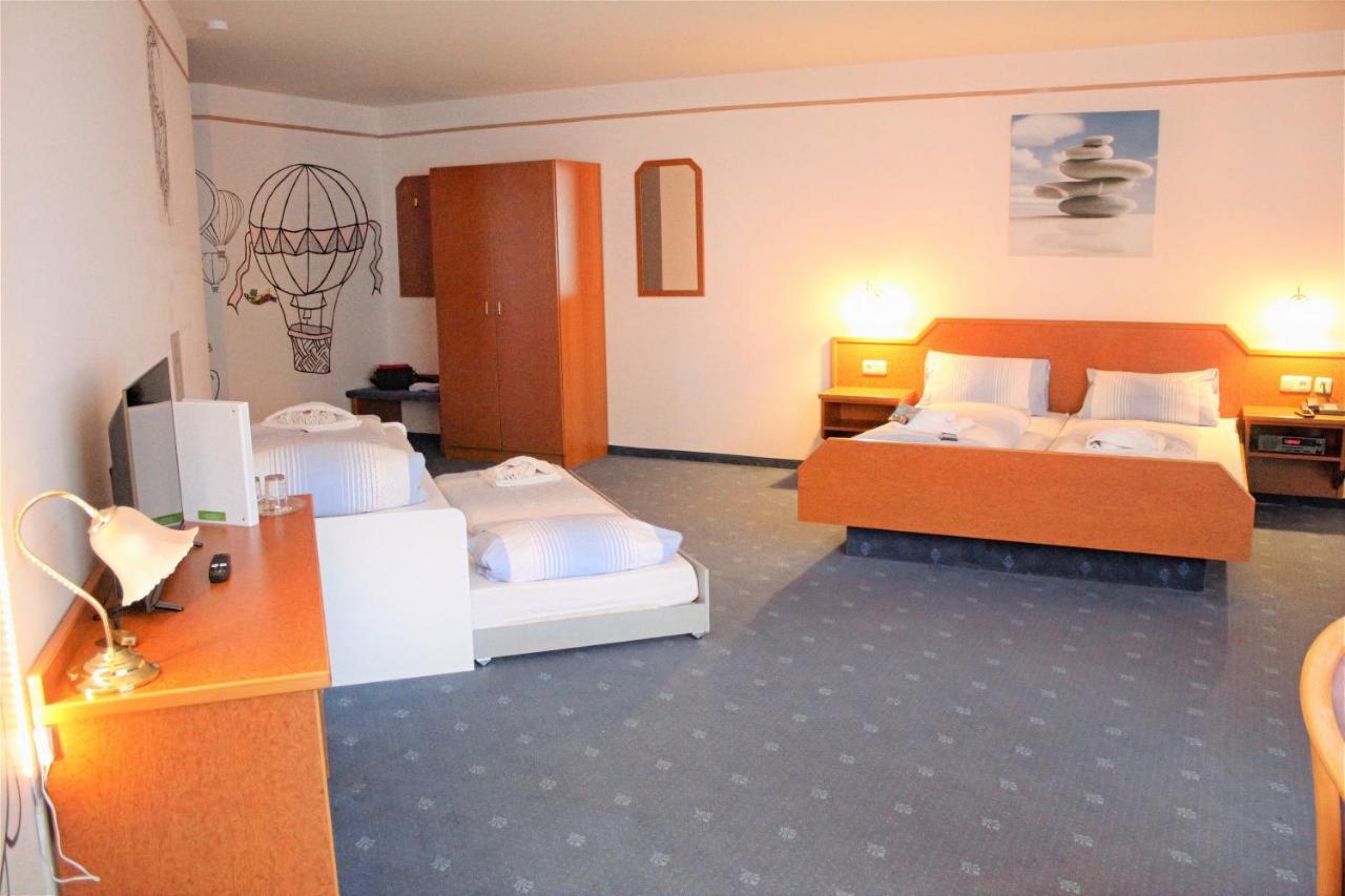 Waldhotel Feldbachtal Neuhaus am Rennweg Luaran gambar