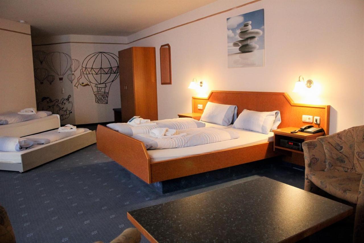Waldhotel Feldbachtal Neuhaus am Rennweg Luaran gambar